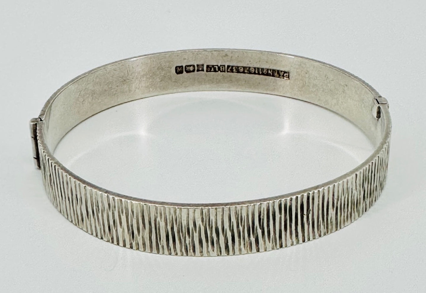 Vintage Sterling Silver Hinged Bangle – Birmingham 1975 Bracelon Ltd