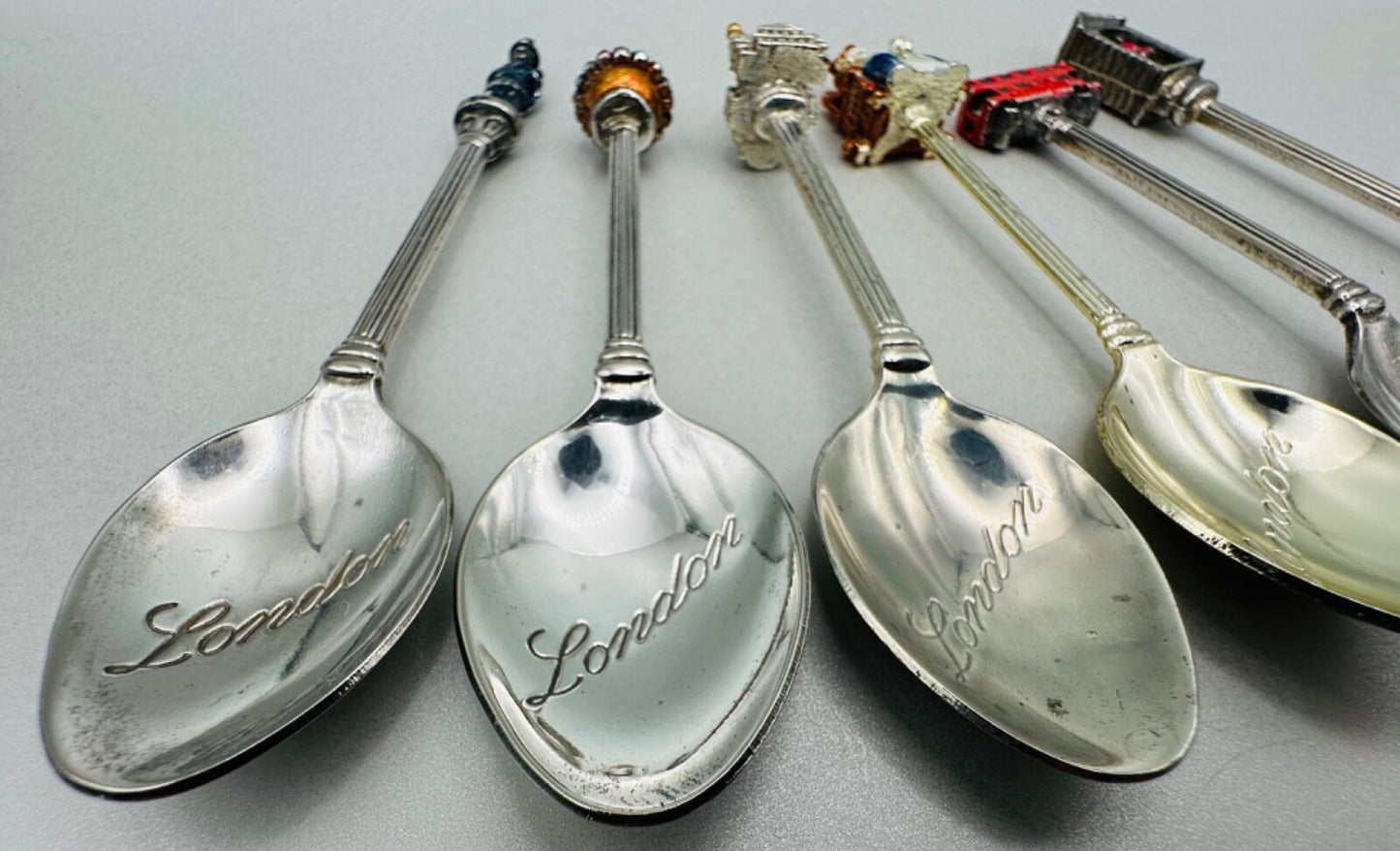 Set of 6 London-Themed Silver-Plated Souvenir Teaspoons – W.A.P.W. GT Britain