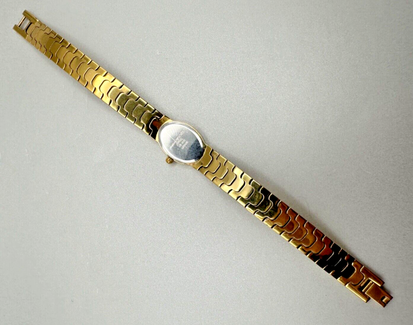Accurist Diamond Ladies Wristwatch (Model LB 030G) for Spares or Repair