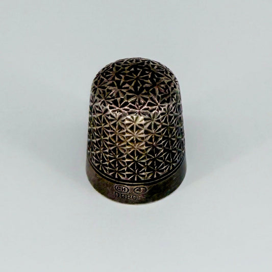 Antique Dorcas Sterling Silver Thimble – Charles Horner – Size 4