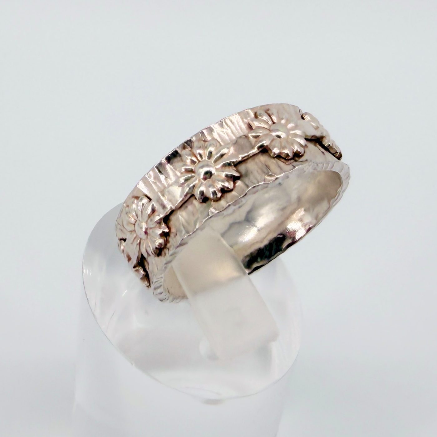 Vintage 1969 Birmingham Sterling Silver Flower Band Ring – Size T 1/2 - image 7