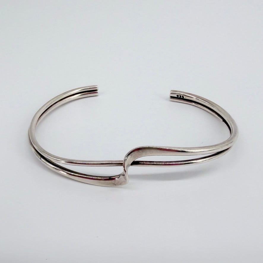 Gerald Owen Sterling Silver Bangle – Modernist Twist Design