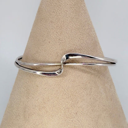 Gerald Owen Sterling Silver Bangle – Modernist Twist Design