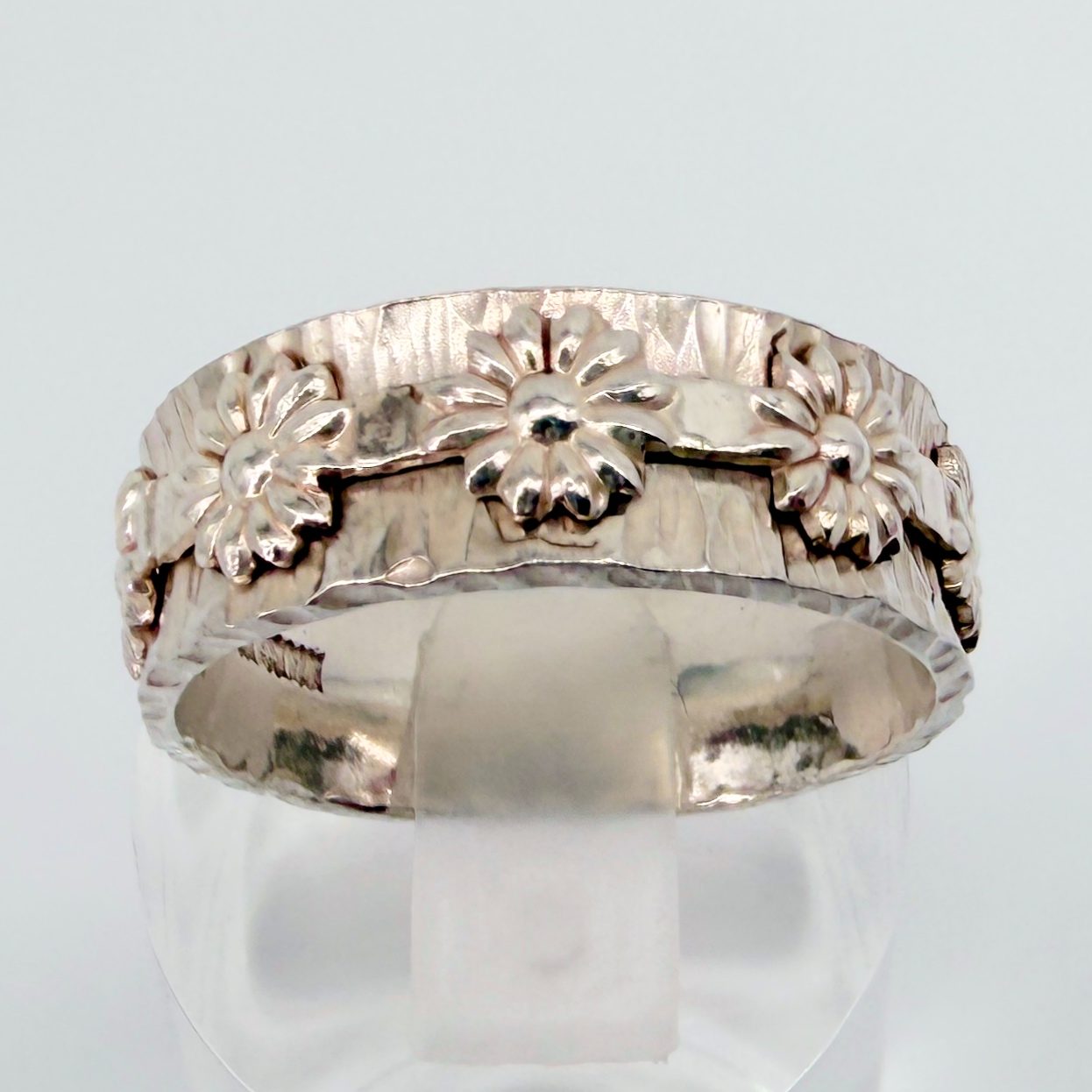 Vintage 1969 Birmingham Sterling Silver Flower Band Ring – Size T 1/2 - image 10