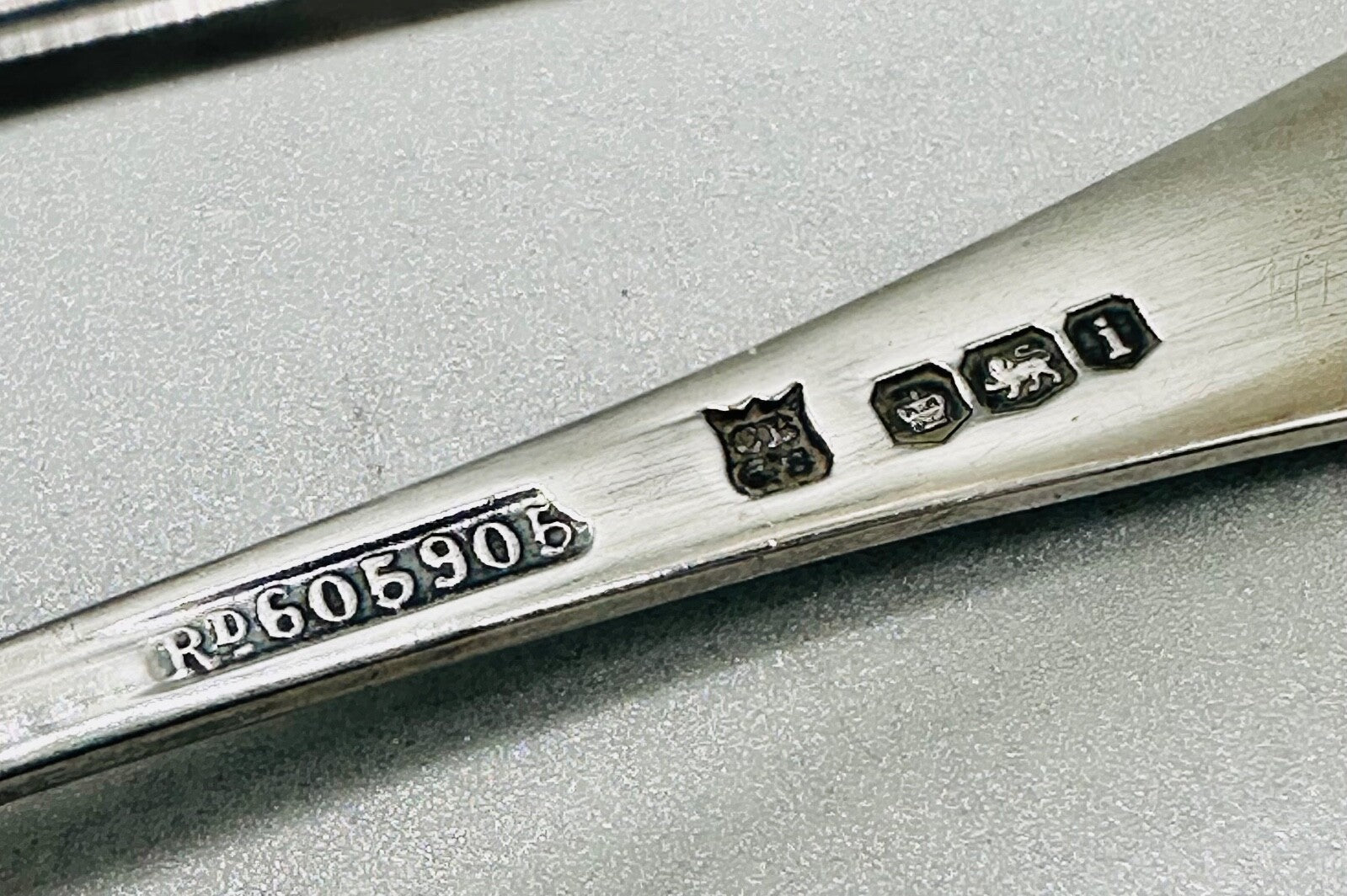 Antique 1926 Sterling Silver Sugar Tongs - Cooper Brothers & Sons Ltd, Sheffield