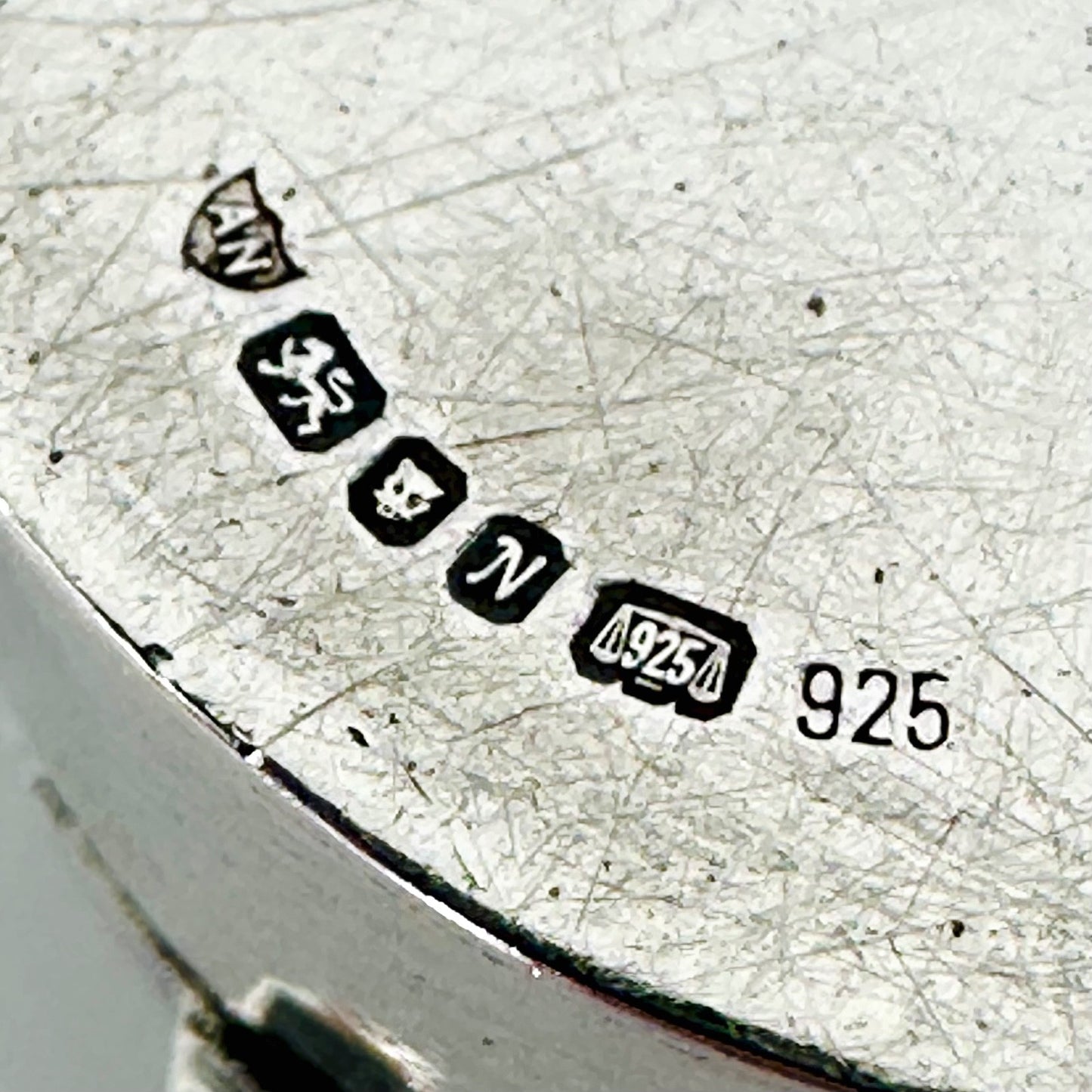 Vintage Silver Pill Pot – Ari D Norman – London 1987 – 11.25g