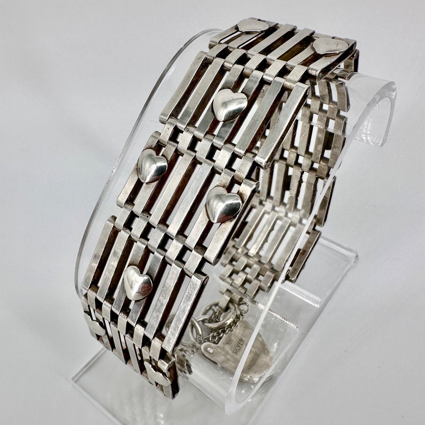 Vintage Sterling Silver Gate Link Heart Bracelet – Hallmarked London 1978