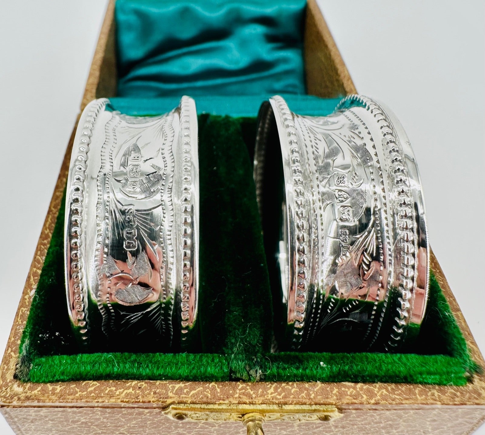 Antique Boxed Pair of Silver Napkin Rings – Chester 1908 & Birmingham 1909