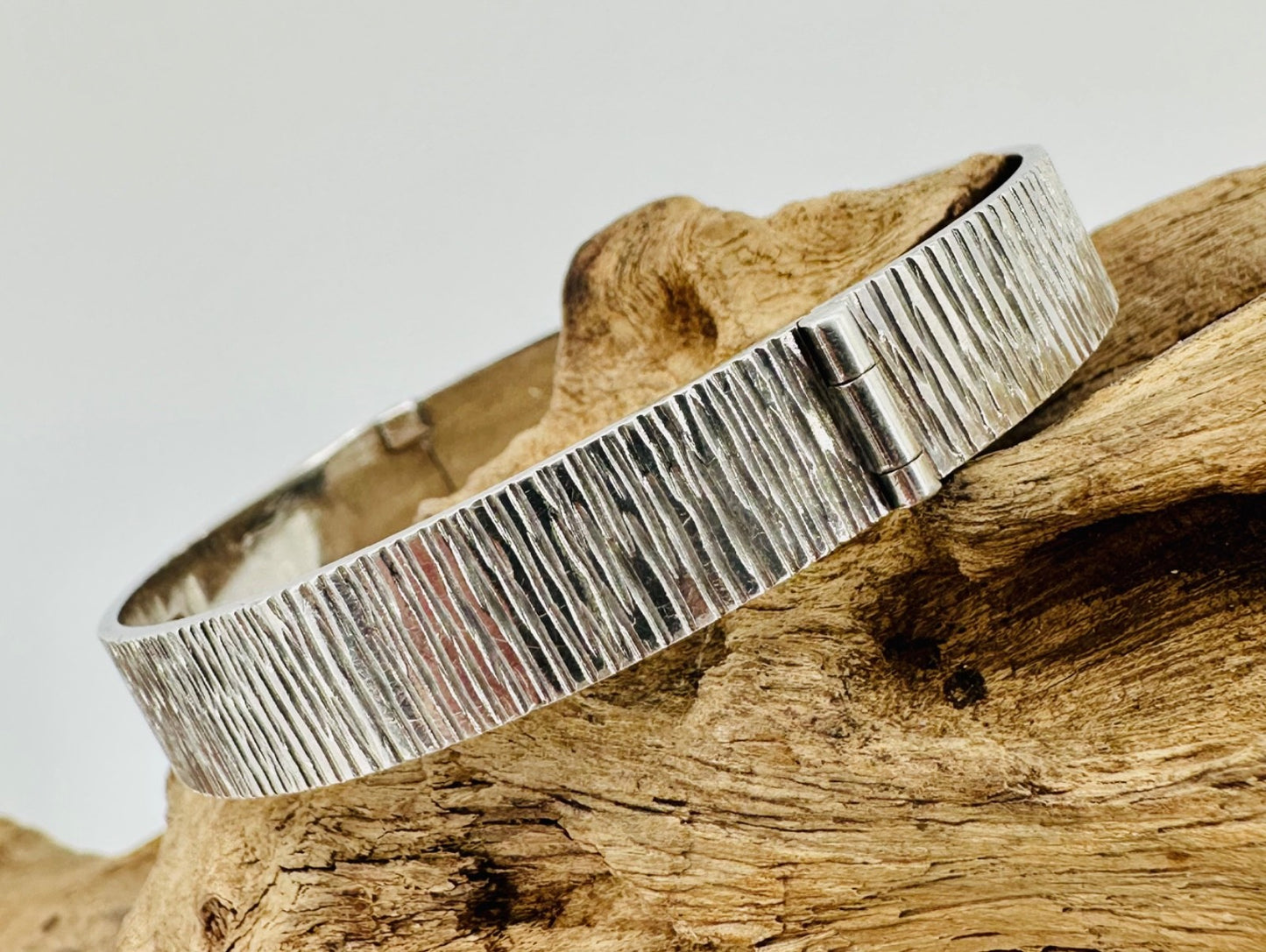 Vintage Sterling Silver Hinged Bangle – Birmingham 1975 Bracelon Ltd