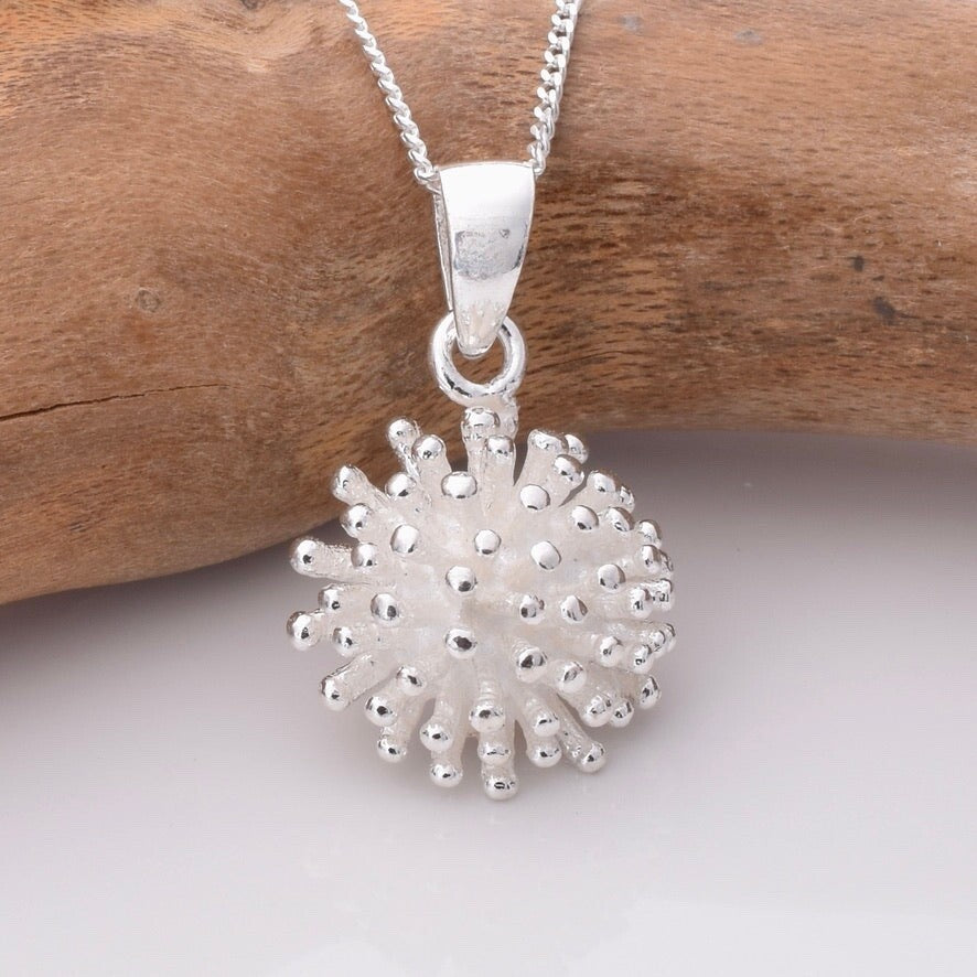 Brand New 925 Sterling Silver Chrysanthemum Necklace