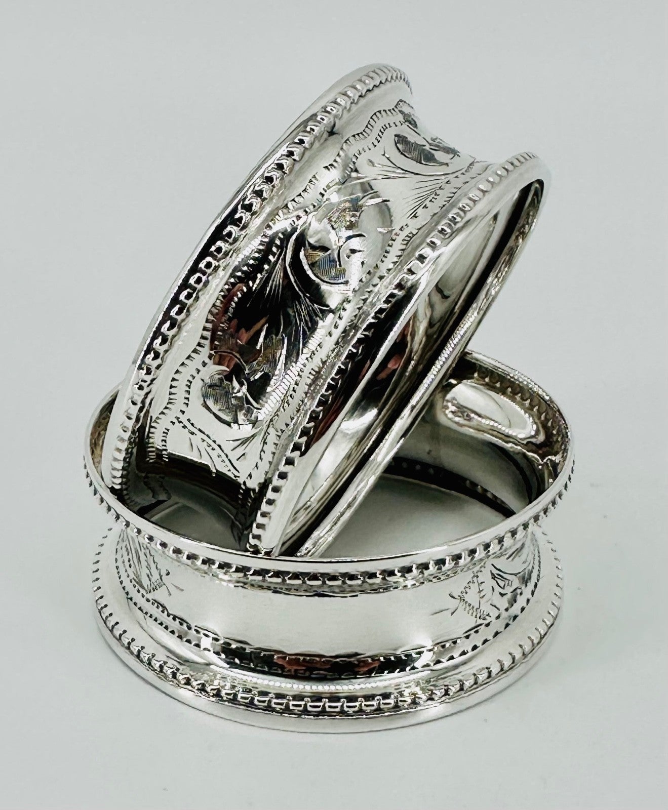 Antique Boxed Pair of Silver Napkin Rings – Chester 1908 & Birmingham 1909