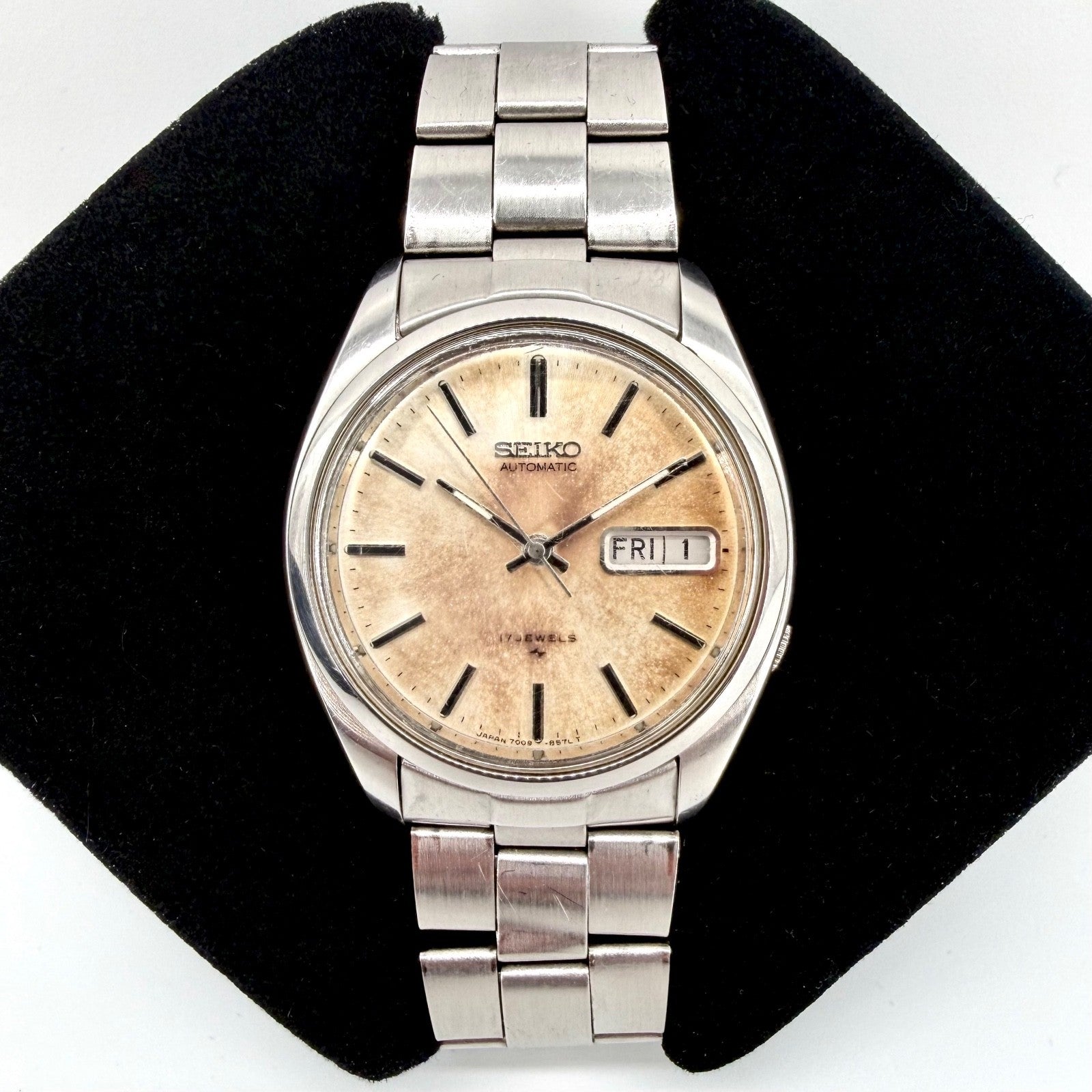 Vintage Seiko Automatic Day Date Watch – 7009-8210 – 17 Jewels