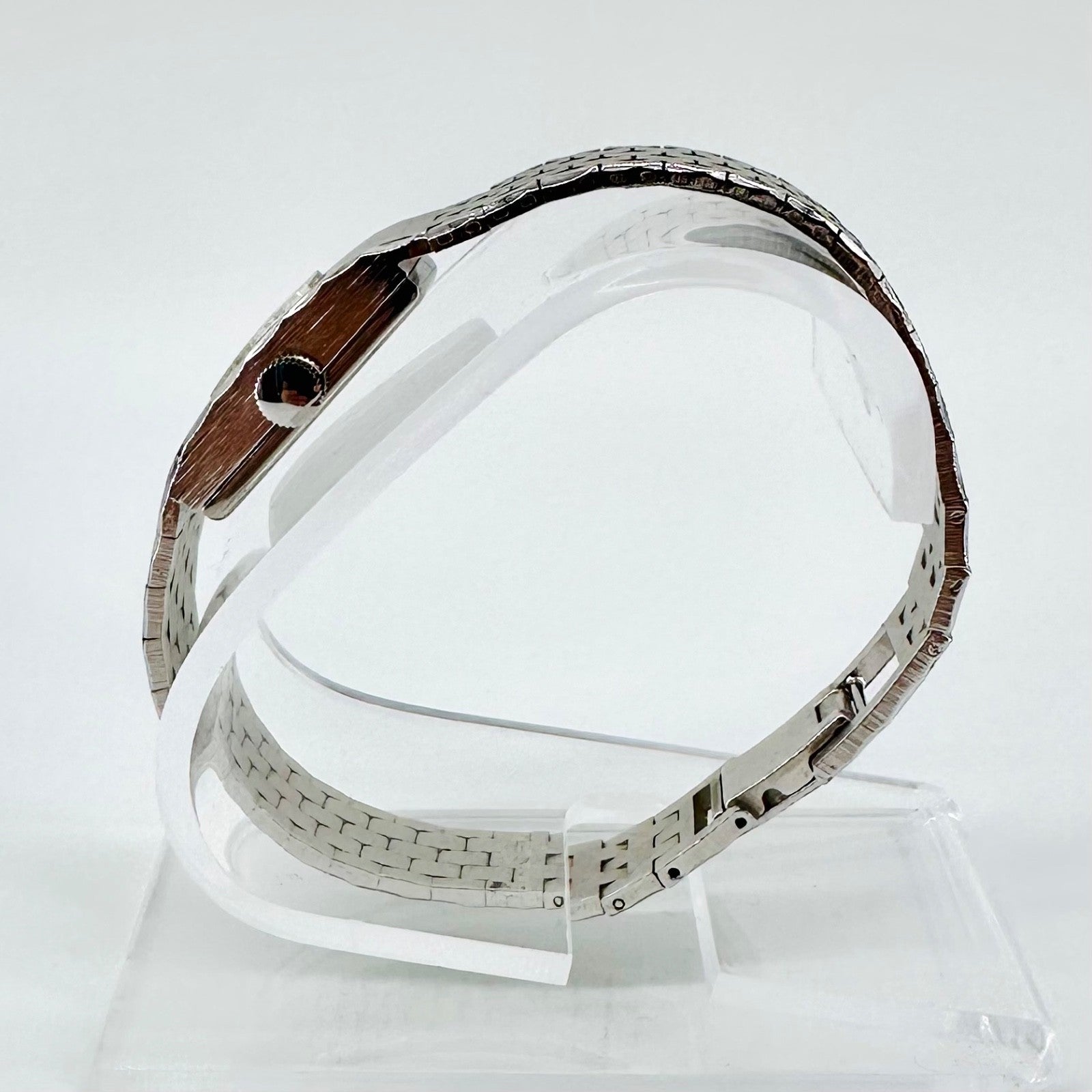 Vintage Ladies Avia Wristwatch – Swiss Made, 17 Jewels, Hand-Wind - FHF 59-21