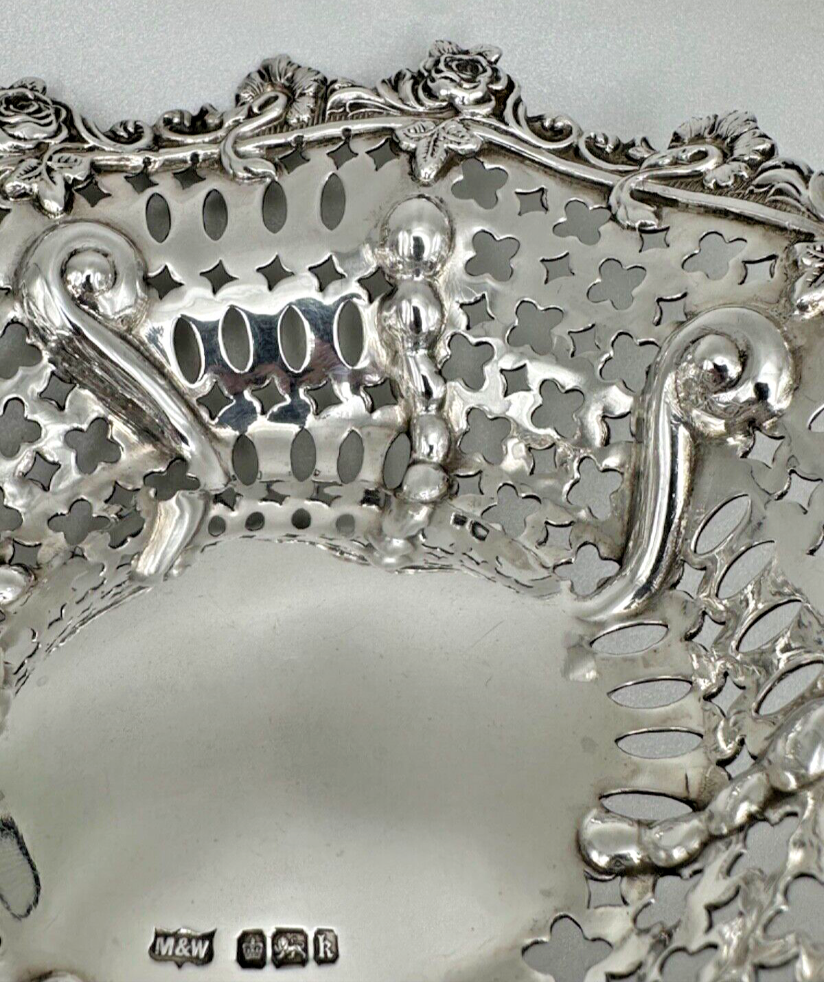 Mappin & Webb Pierced Solid Silver Bowl – Sheffield 1902 - Mint Condition - 154g