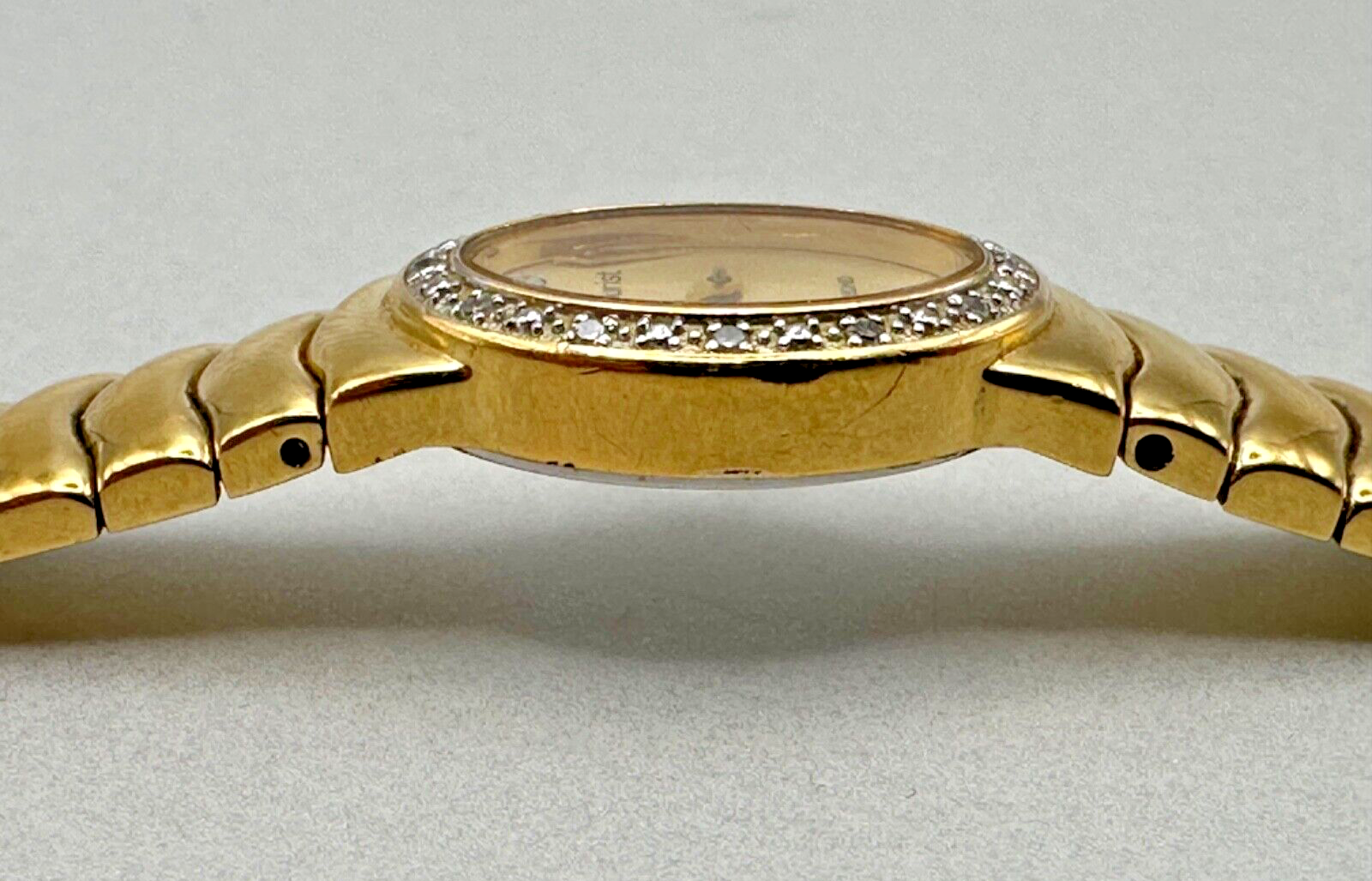 Accurist Diamond Ladies Wristwatch (Model LB 030G) for Spares or Repair