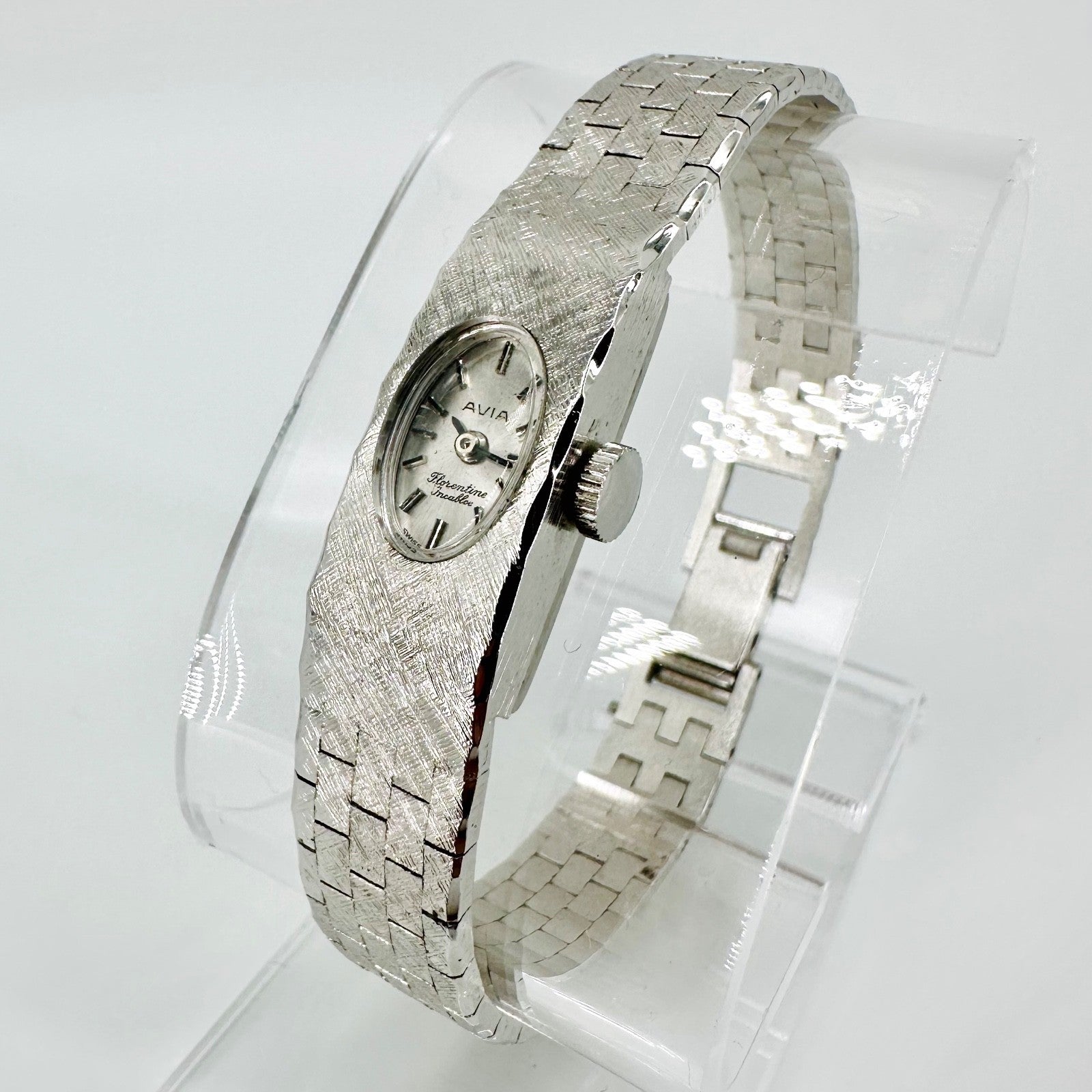 Vintage Ladies Avia Wristwatch – Swiss Made, 17 Jewels, Hand-Wind - FHF 59-21