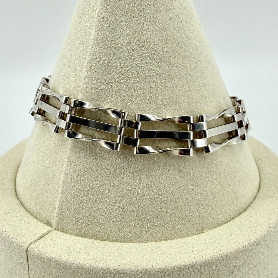 Vintage Sterling Silver Gate Link Bracelet – London 1976 – Heart Padlock