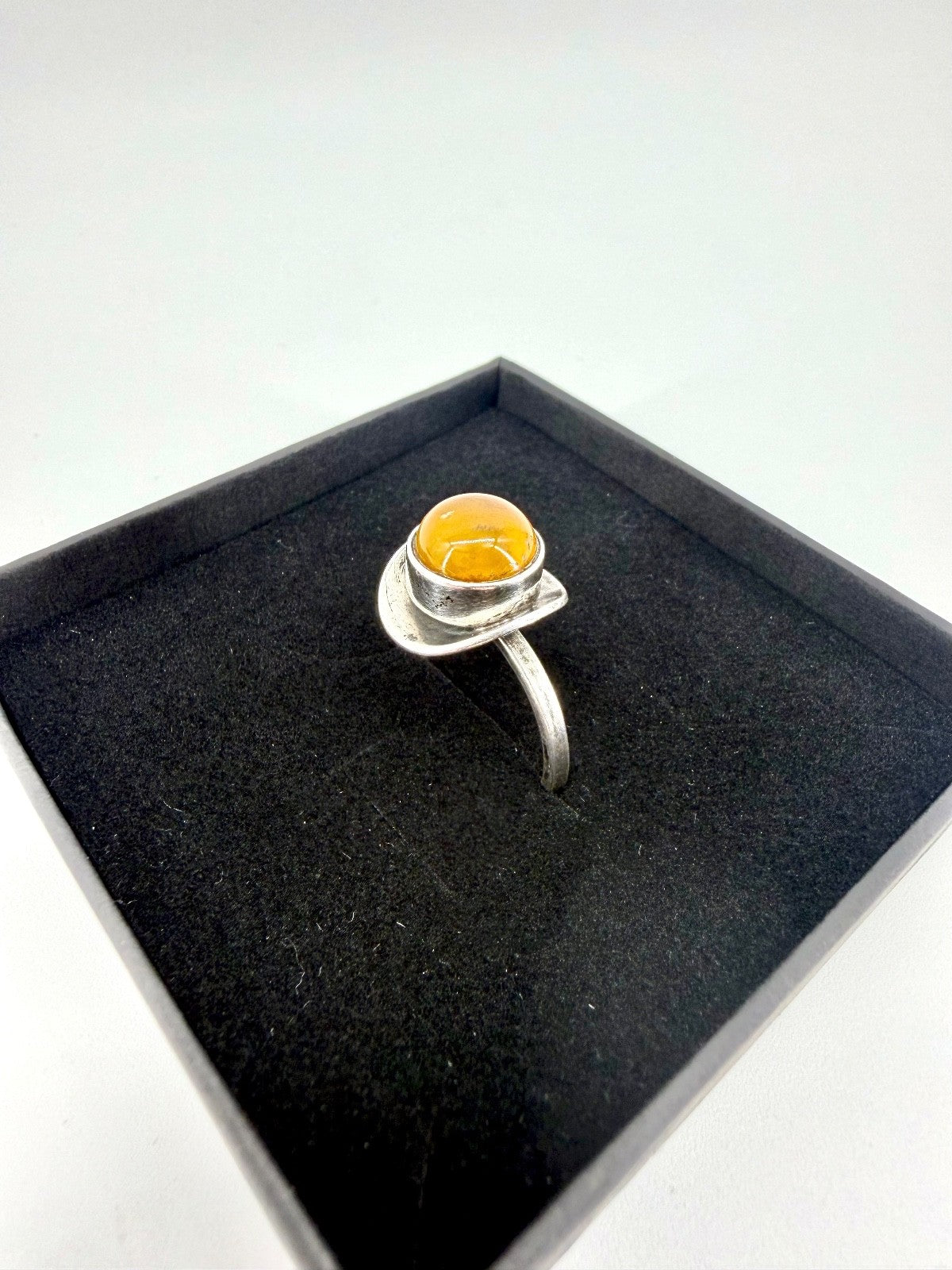 Vintage Polish Silver & Amber Ring – Modernist Design – Size N½