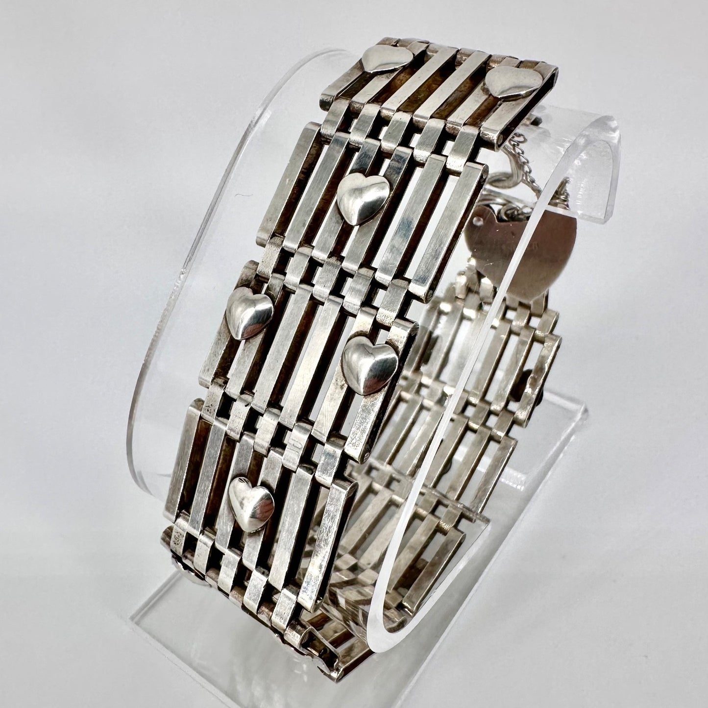 Vintage Sterling Silver Gate Link Heart Bracelet – Hallmarked London 1978