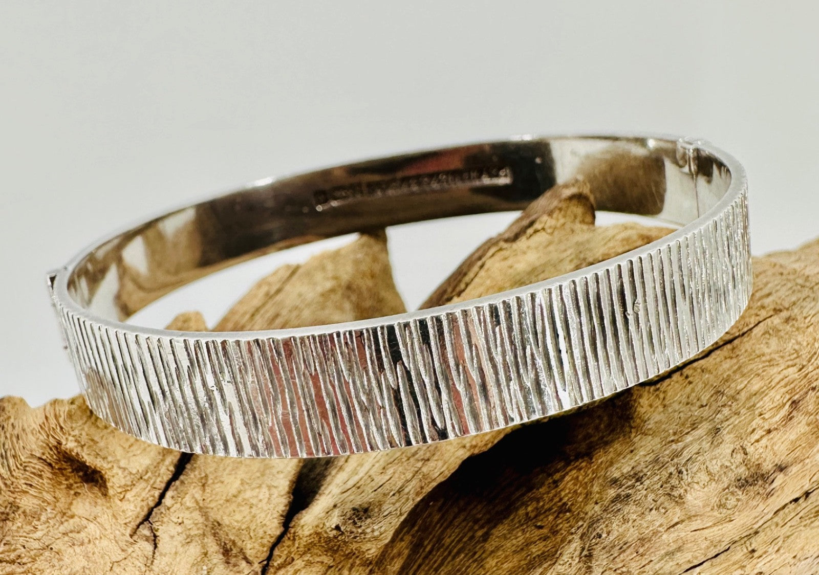 Vintage Sterling Silver Hinged Bangle – Birmingham 1975 Bracelon Ltd