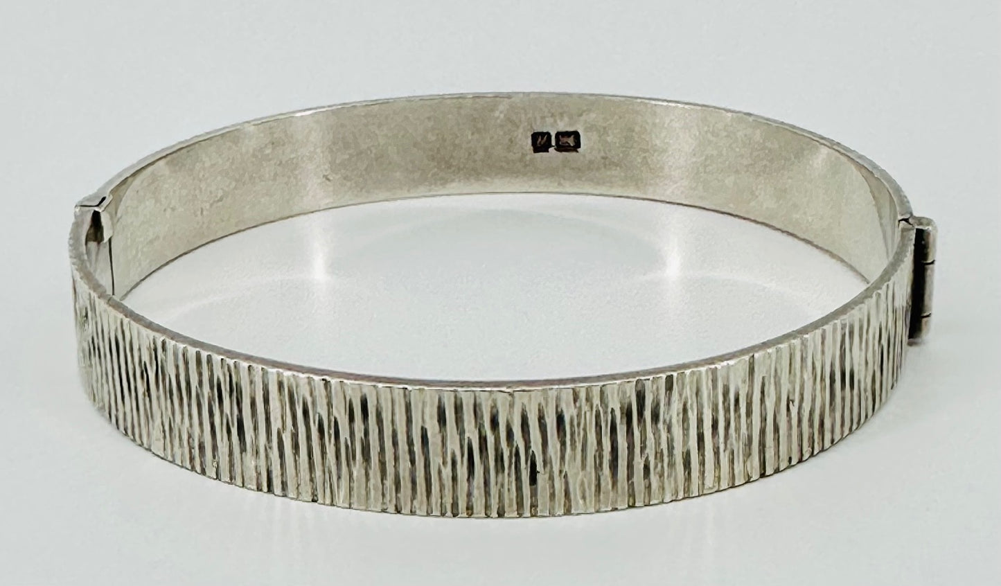 Vintage Sterling Silver Hinged Bangle – Birmingham 1975 Bracelon Ltd