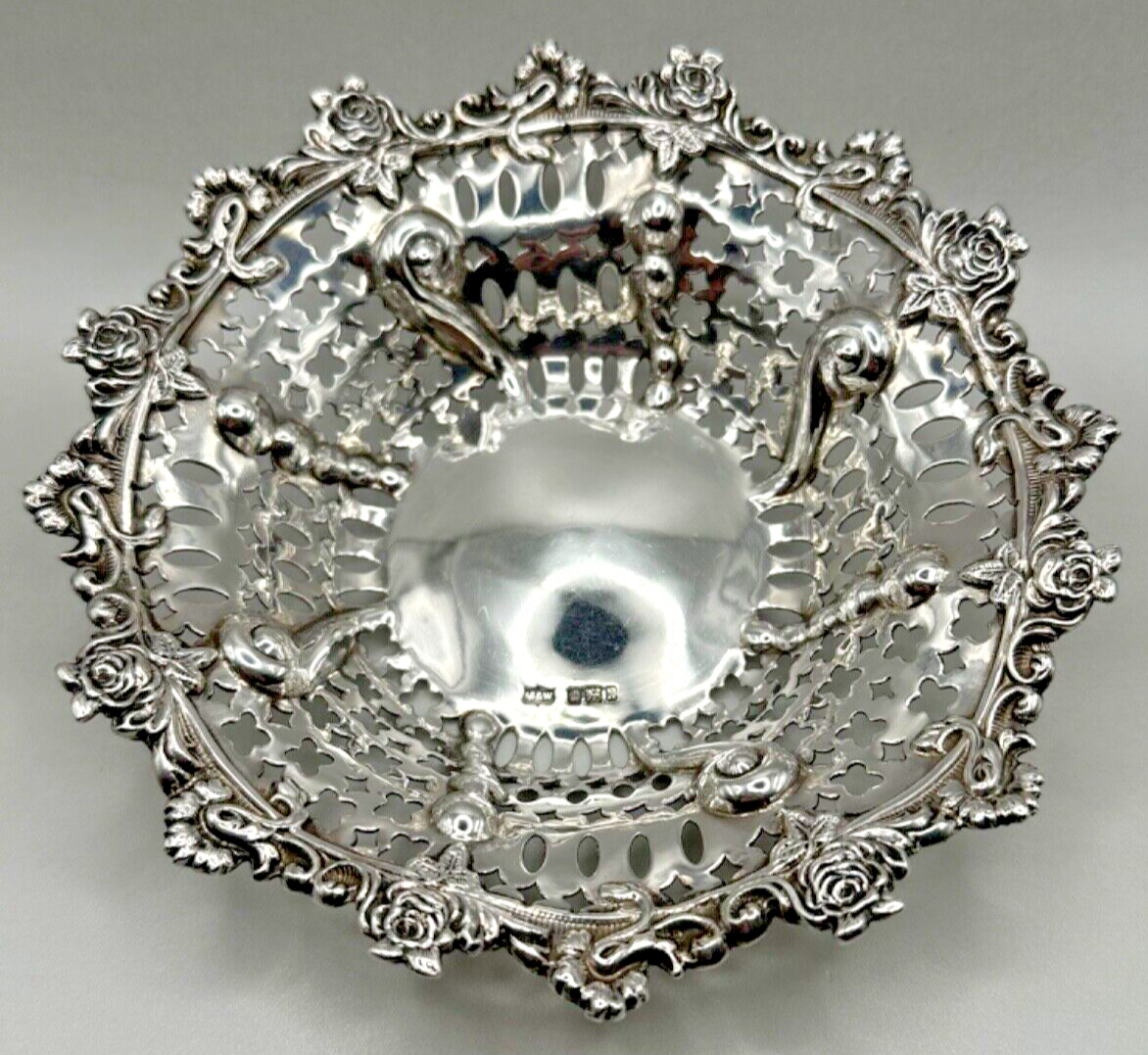 Mappin & Webb Pierced Solid Silver Bowl – Sheffield 1902 - Mint Condition - 154g