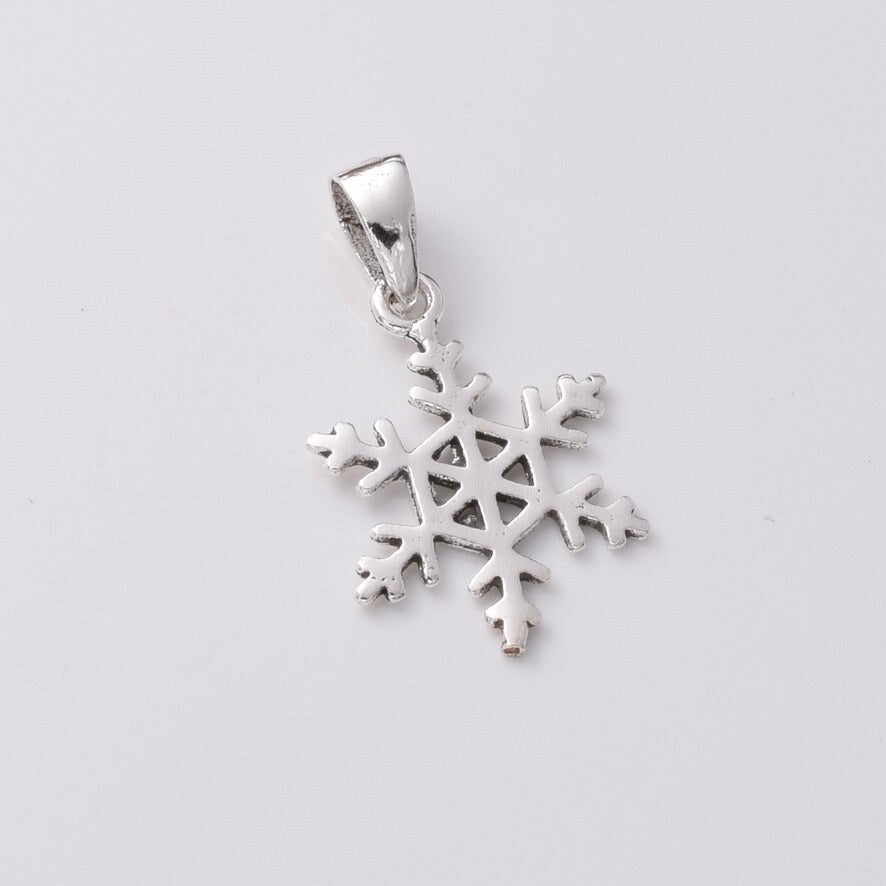 Brand New 925 Sterling Silver Snowflake Necklace