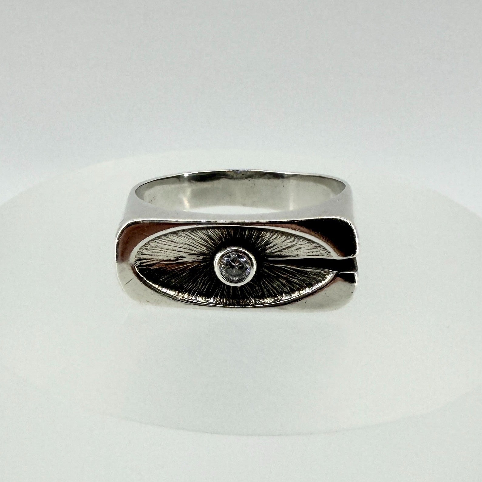 Vintage Polish Silver Ring with White Stone – UK Size W