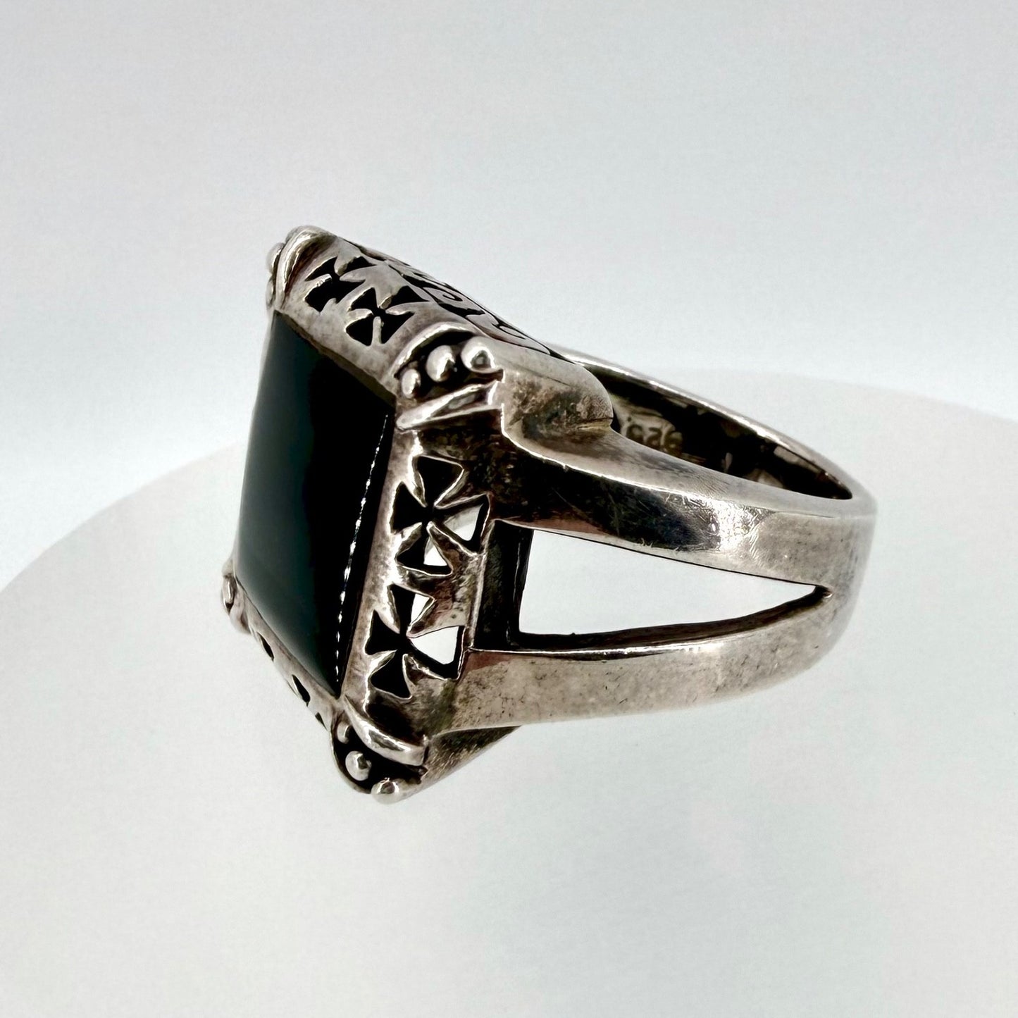 Vintage Sterling Silver Onyx Ring - UK Size P – Gothic / Cross Motif
