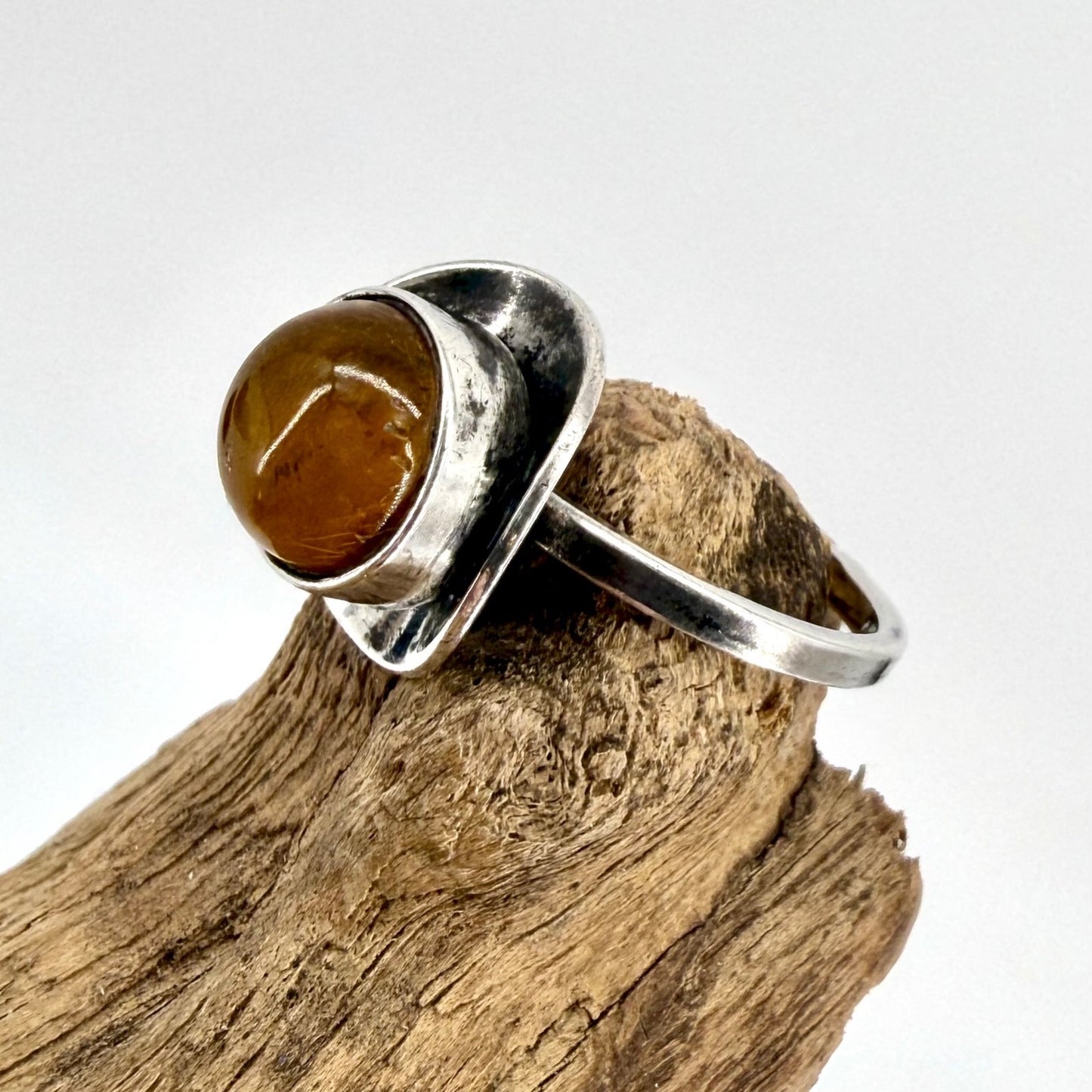 Vintage Polish Silver & Amber Ring – Modernist Design – Size N½