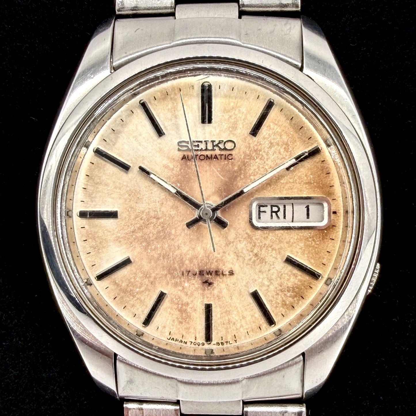 Vintage Seiko Automatic Day Date Watch – 7009-8210 – 17 Jewels
