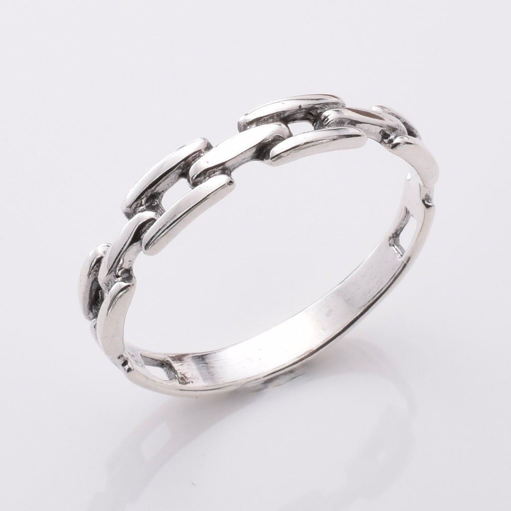 Brand New 925 Sterling Silver Link Ring - Timeless and Elegant