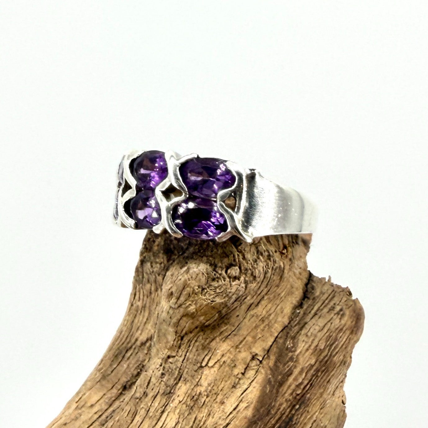 Vintage 925 Sterling Silver Amethyst Ring – UK Size O – 6 Stone Setting