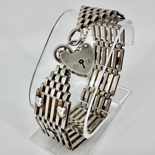 Vintage Sterling Silver Gate Link Heart Bracelet – Hallmarked London 1978