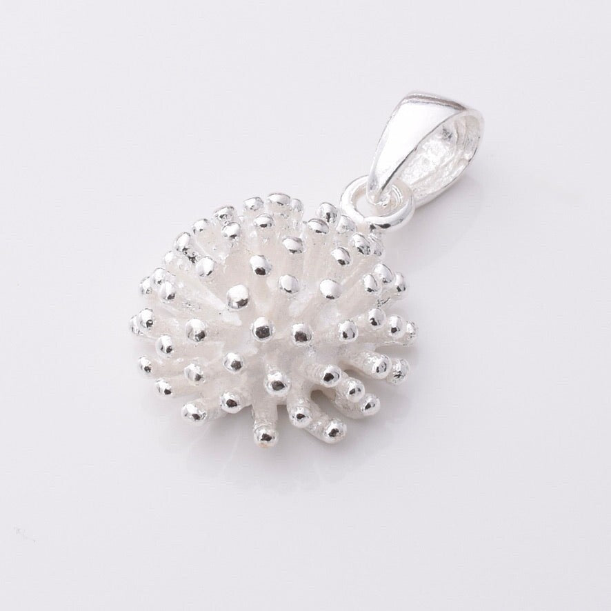 Brand New 925 Sterling Silver Chrysanthemum Necklace