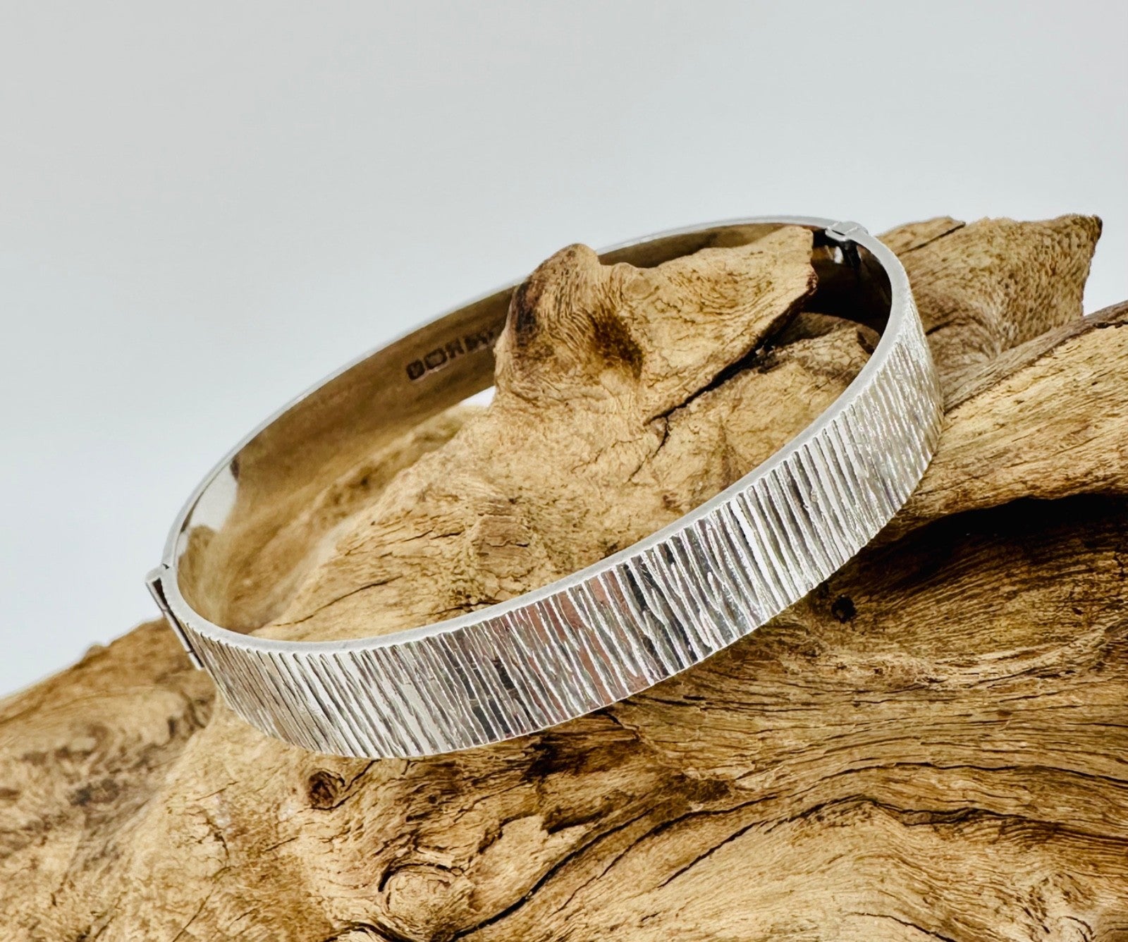 Vintage Sterling Silver Hinged Bangle – Birmingham 1975 Bracelon Ltd