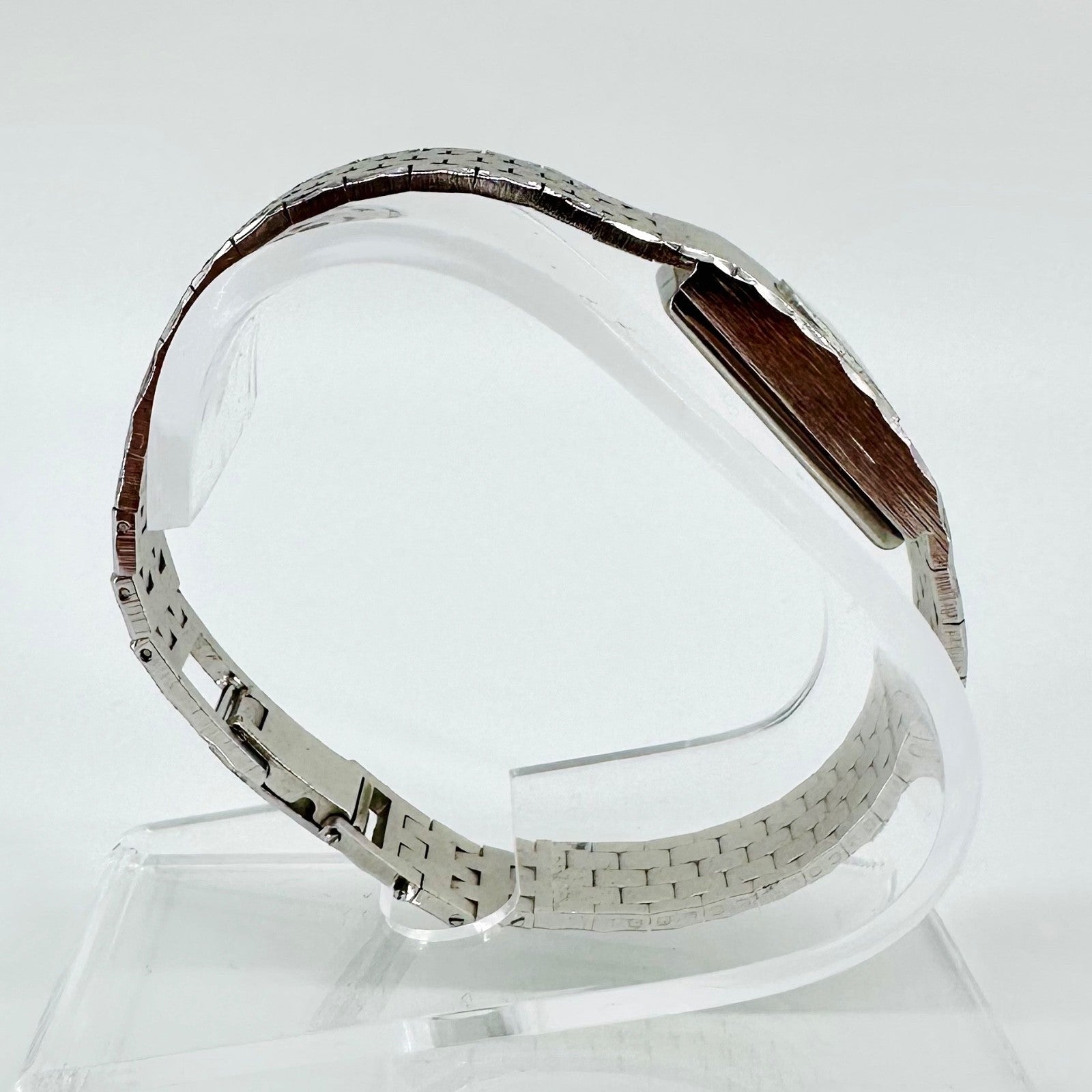 Vintage Ladies Avia Wristwatch – Swiss Made, 17 Jewels, Hand-Wind - FHF 59-21