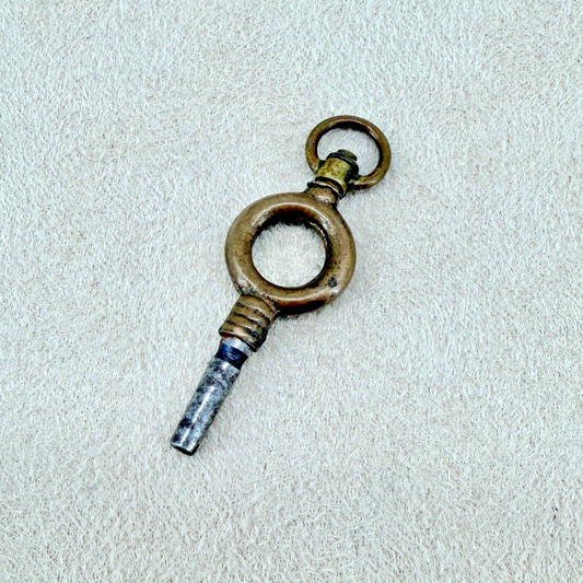 Antique Pocket Watch Winding Key 1.3mm Square – Swivel Loop