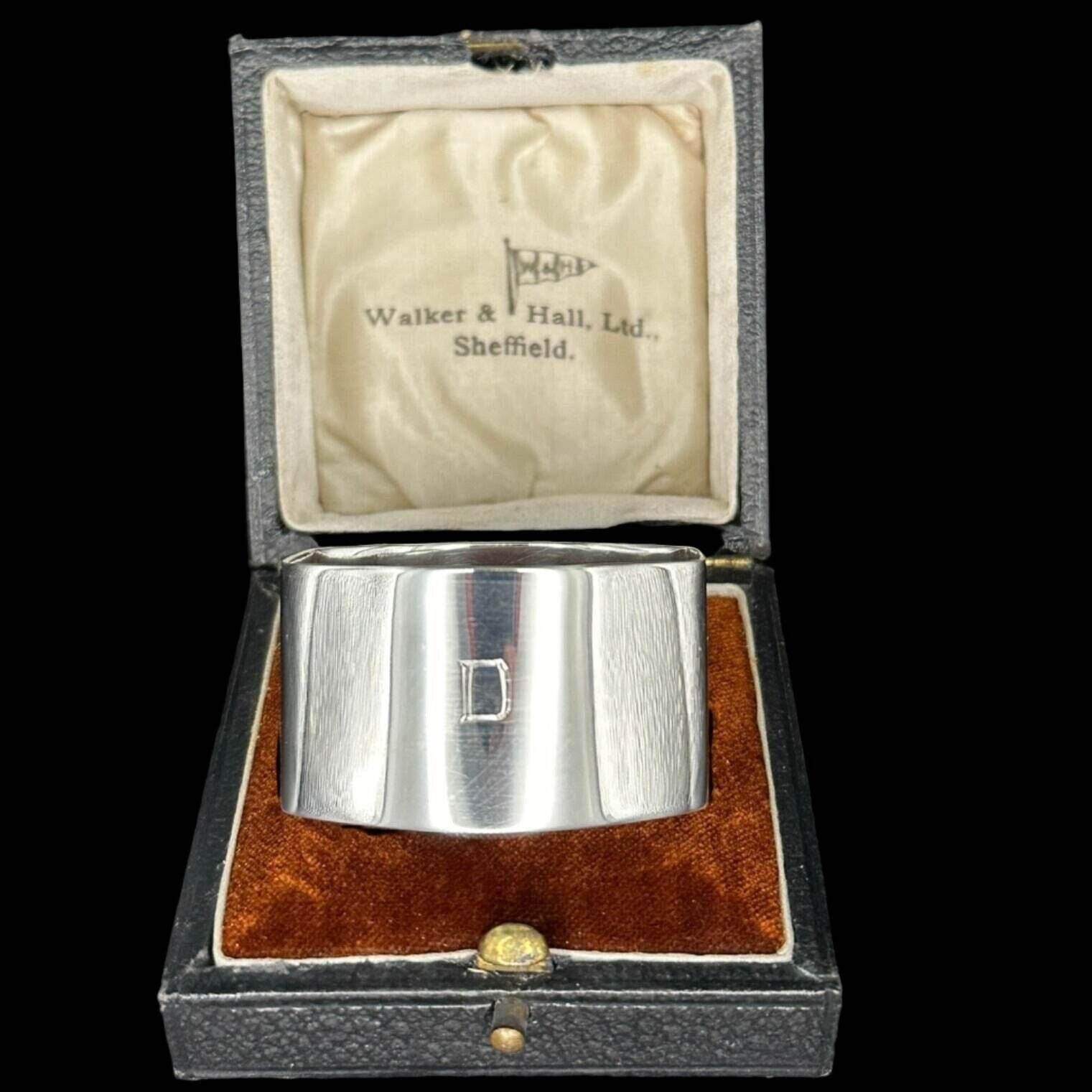 Pair of Antique Silver Napkin Rings - Boxed - Sheffield 1928 Walker & Hall