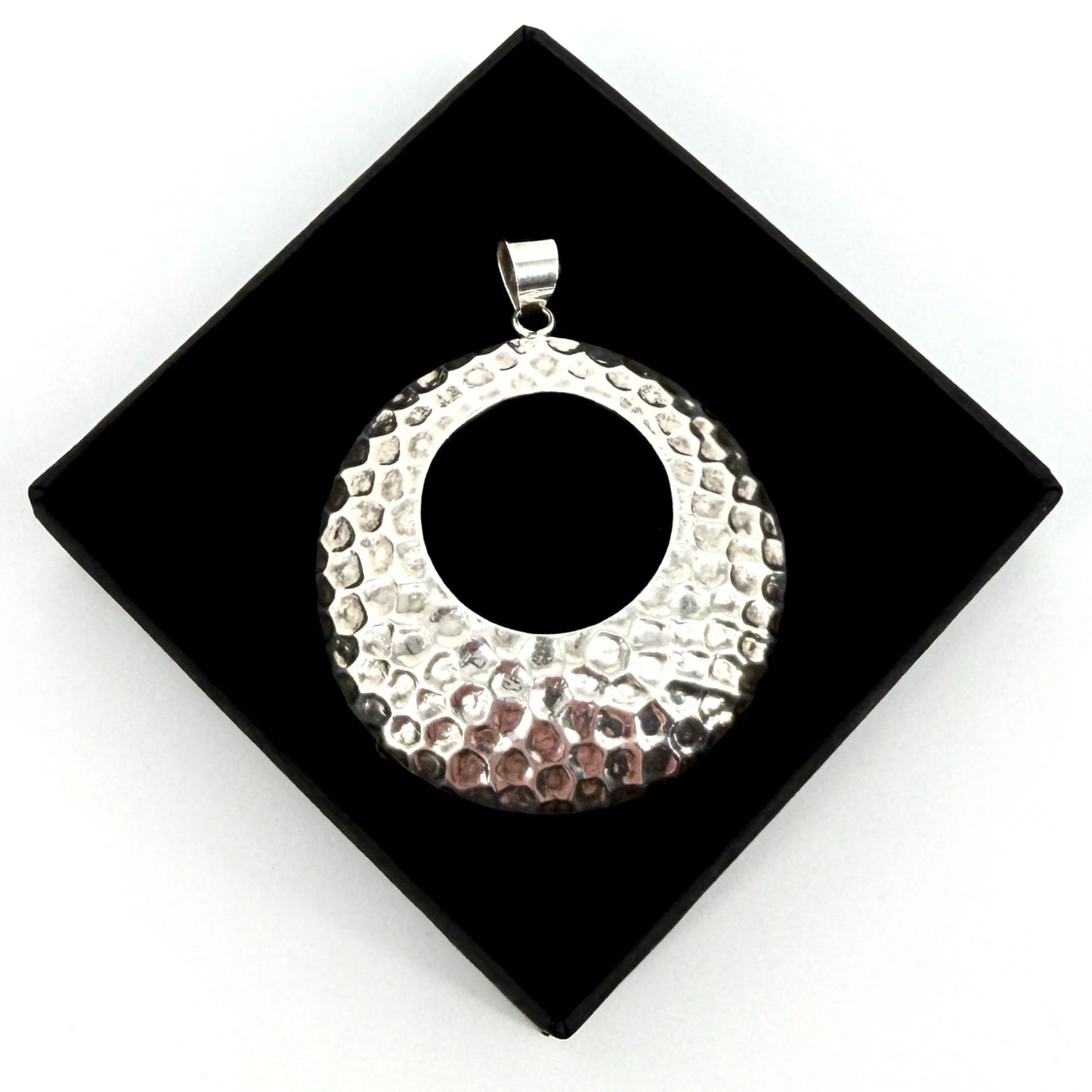 Sterling Silver Hammered Open Circle Pendant – 925 – Modern Design