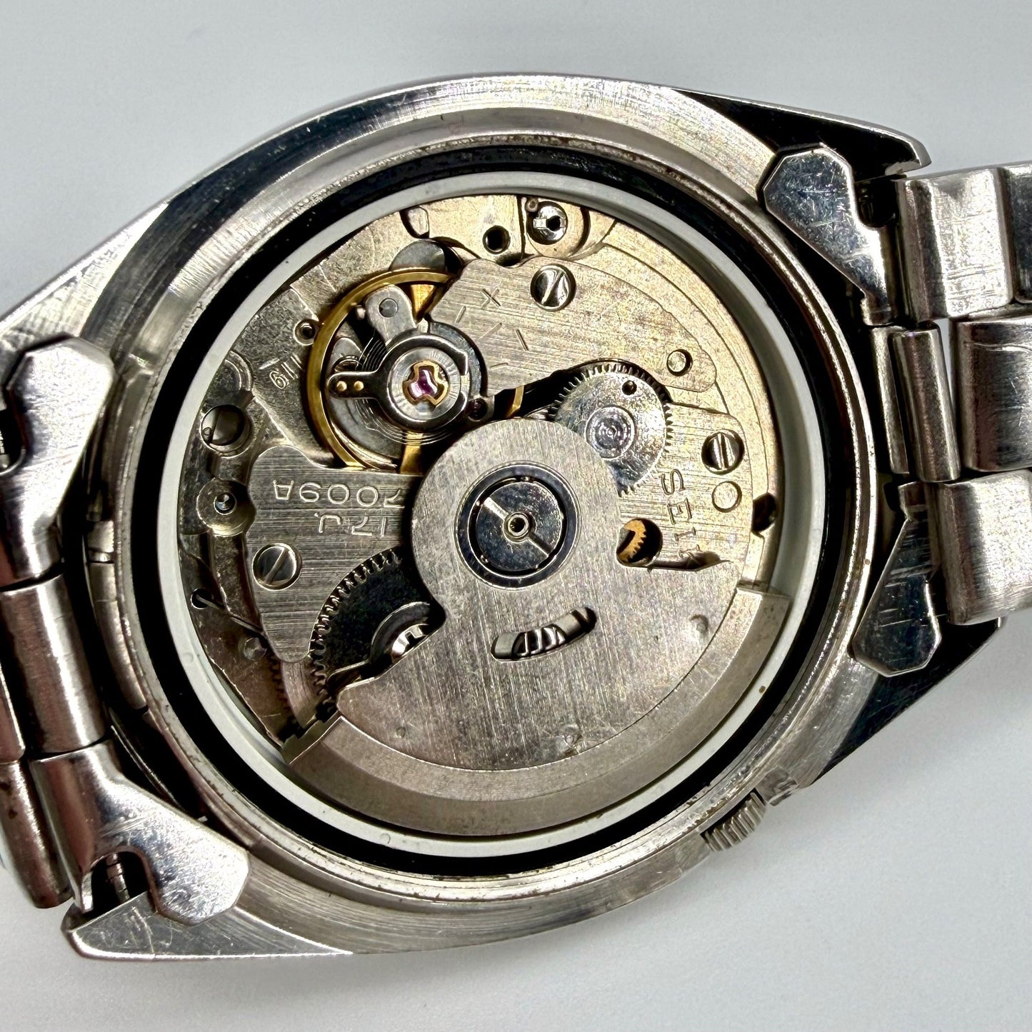 Vintage Seiko Automatic Day Date Watch – 7009-8210 – 17 Jewels