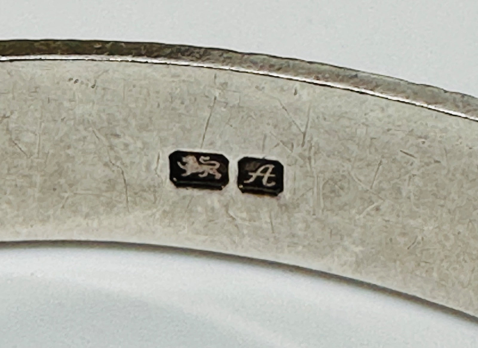 Vintage Sterling Silver Hinged Bangle – Birmingham 1975 Bracelon Ltd