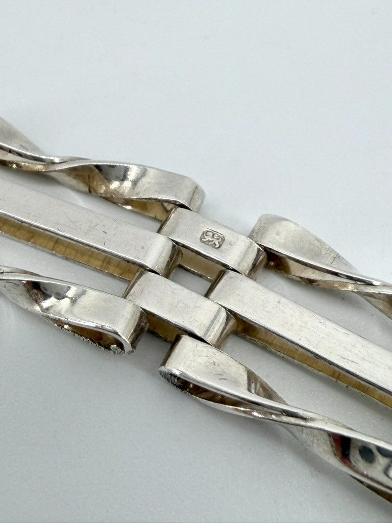 Vintage Sterling Silver Gate Link Bracelet – London 1976 – Heart Padlock