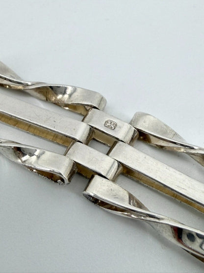 Vintage Sterling Silver Gate Link Bracelet – London 1976 – Heart Padlock