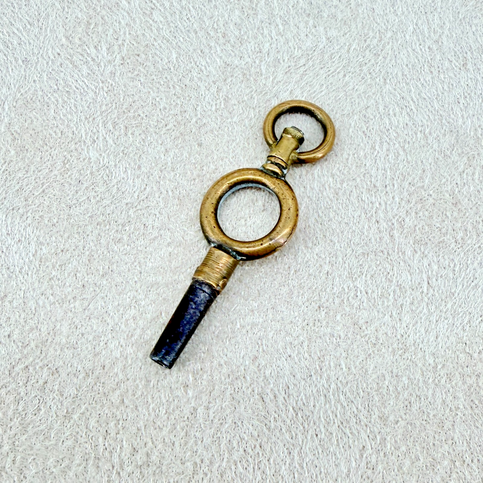Antique Pocket Watch Winding Key 1.5mm – Swivel Bow