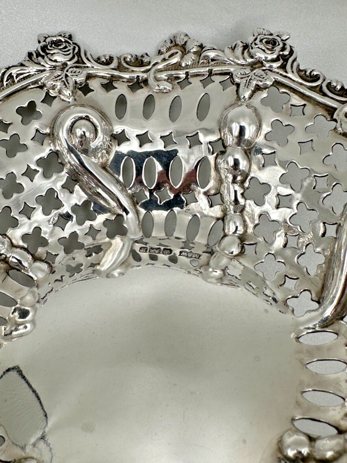 Mappin & Webb Pierced Solid Silver Bowl – Sheffield 1902 - Mint Condition - 154g