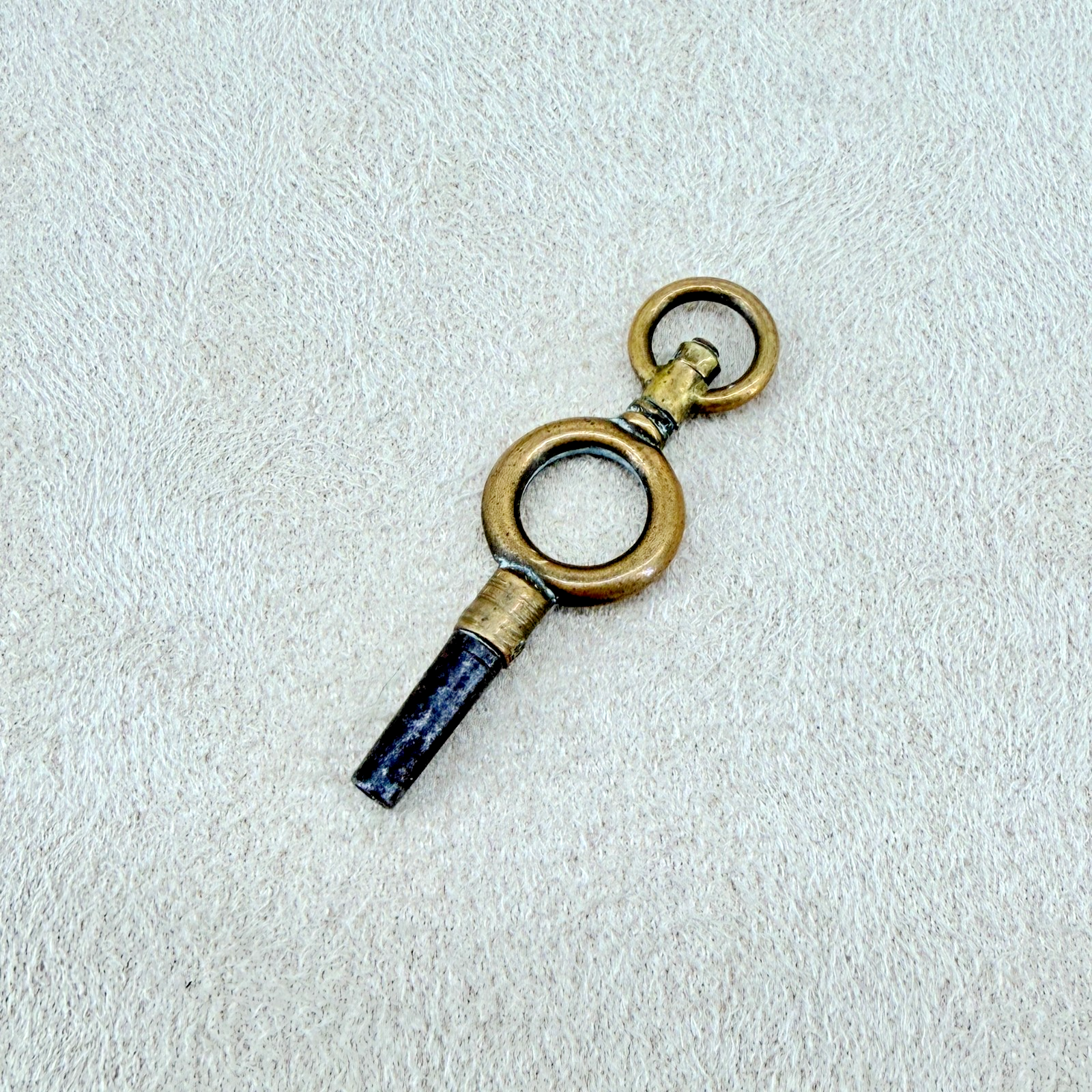 Antique Pocket Watch Winding Key 1.5mm – Swivel Bow
