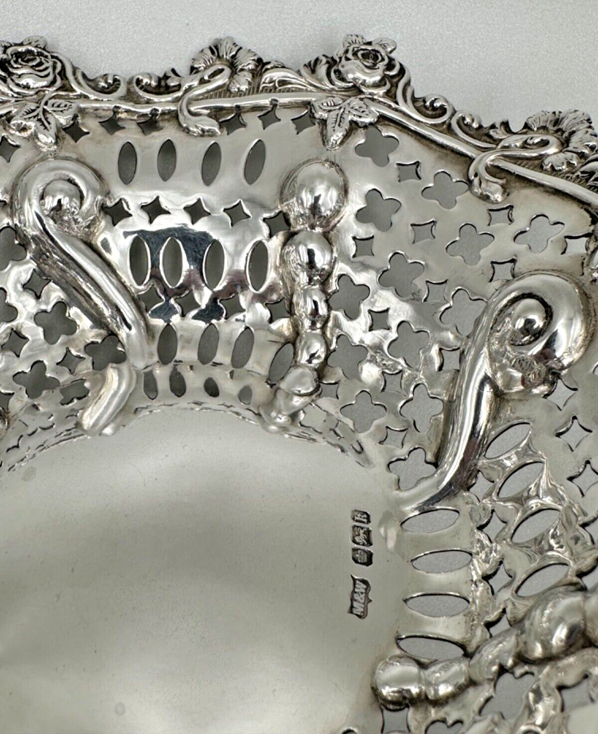 Mappin & Webb Pierced Solid Silver Bowl – Sheffield 1902 - Mint Condition - 154g