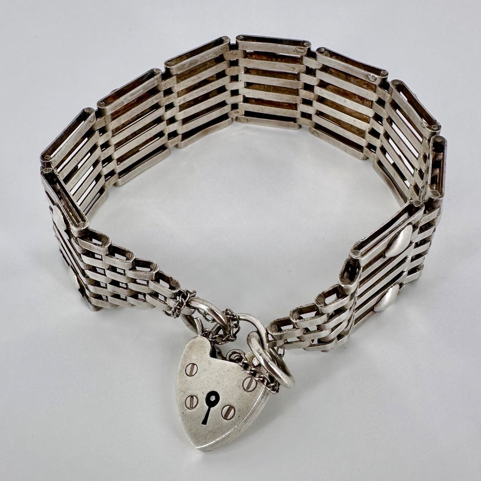 Vintage Sterling Silver Gate Link Heart Bracelet – Hallmarked London 1978