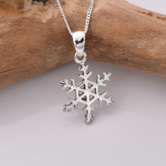 Brand New 925 Sterling Silver Snowflake Necklace